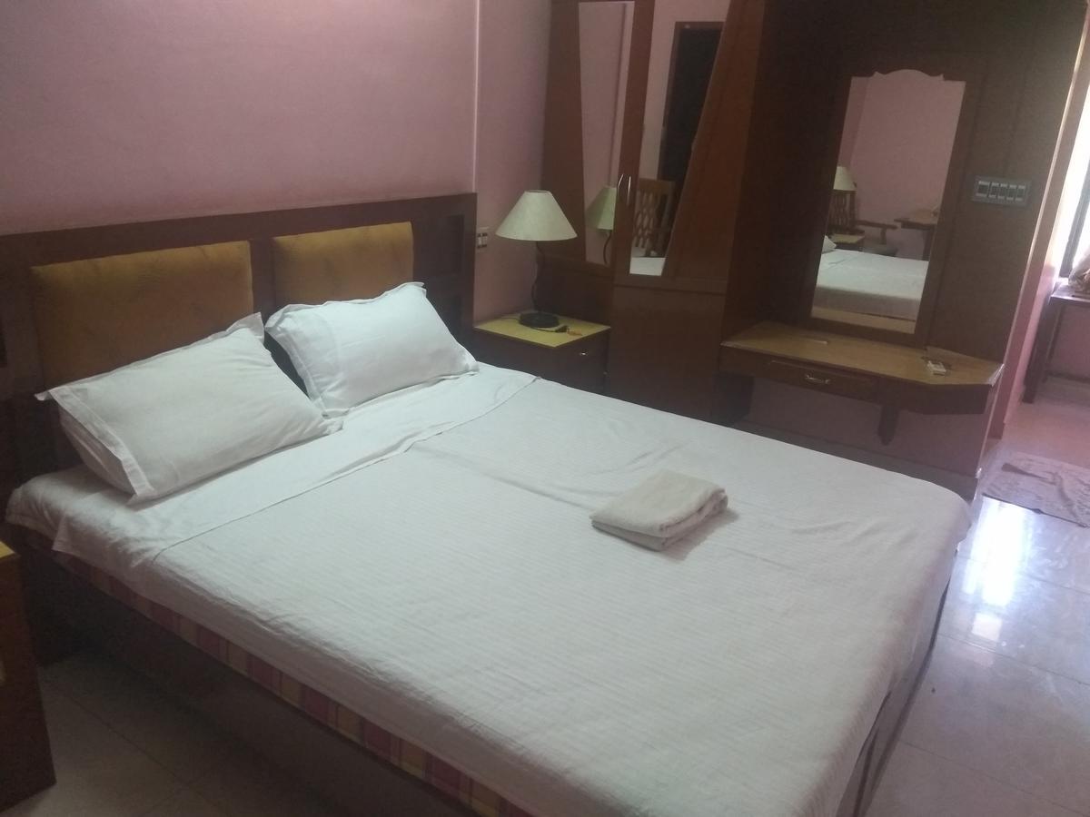 Hotel Malika Residency Ettumanoor Exterior photo